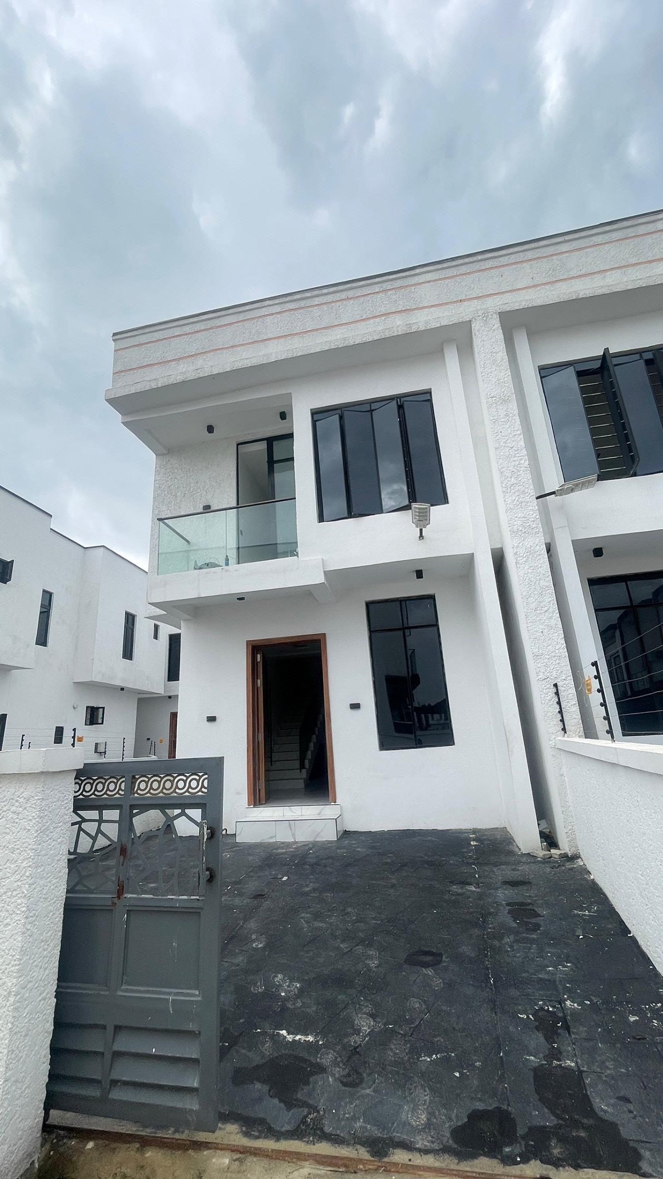 4 BEDROOM DUPLEX IN IKOTA LEKKI LAGOS