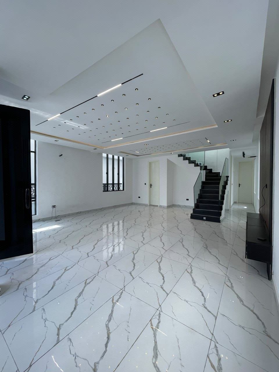5bdrm Duplex in Chevron for sale photo 6