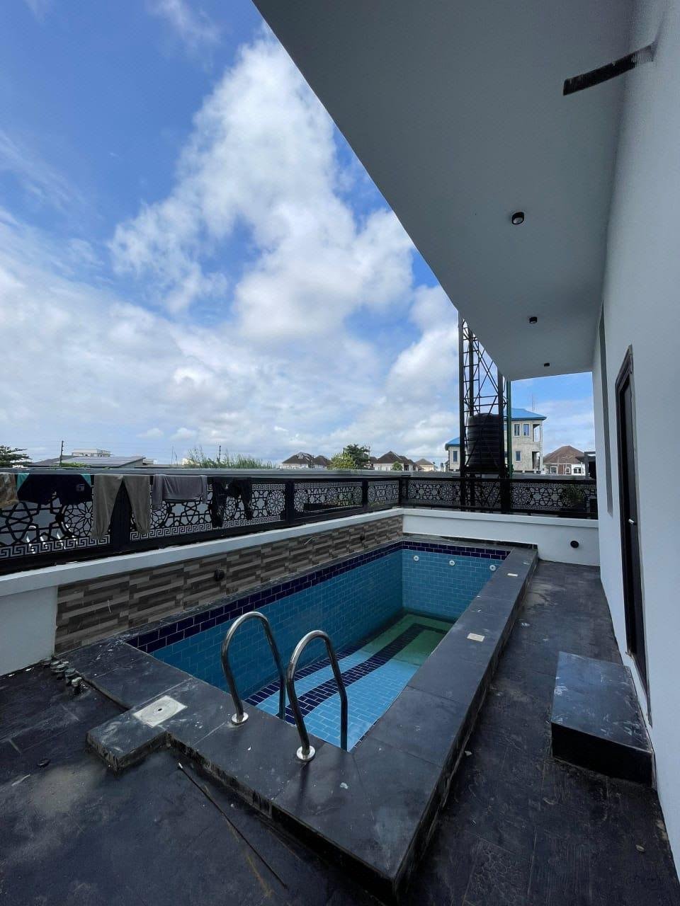 5bdrm Duplex in Chevron for sale photo 8