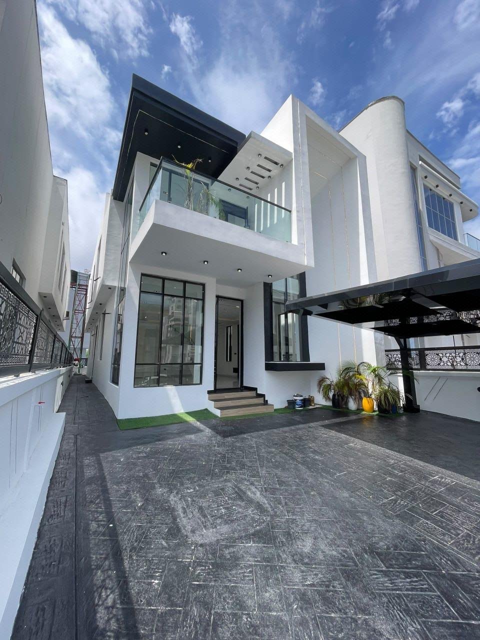 5bdrm Duplex in Chevron for sale photo 2