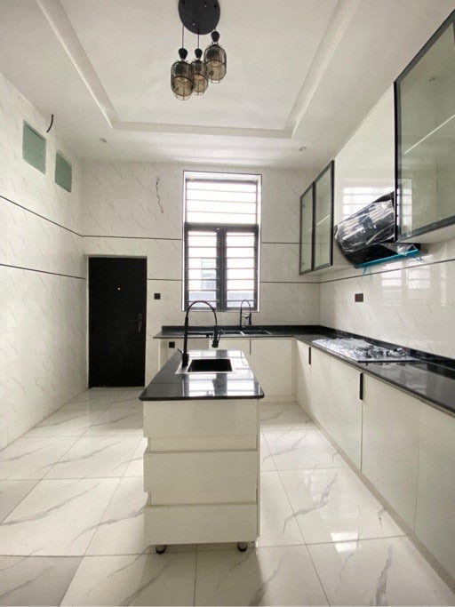 5 bedroom fully detached duplex with bq photo 3