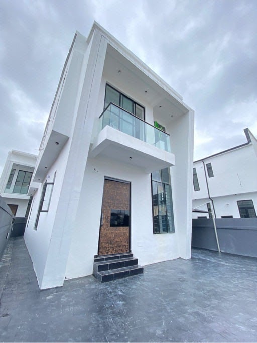5 bedroom fully detached duplex with bq photo 2