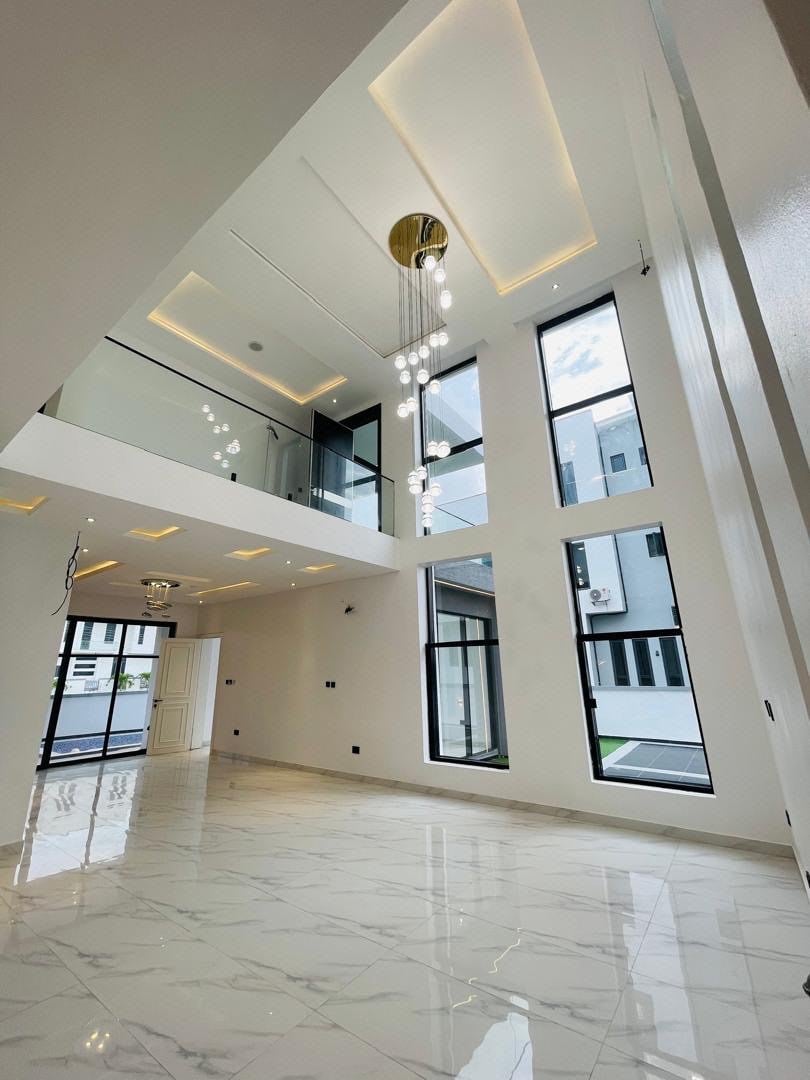 5 luxury bedroom photo 3
