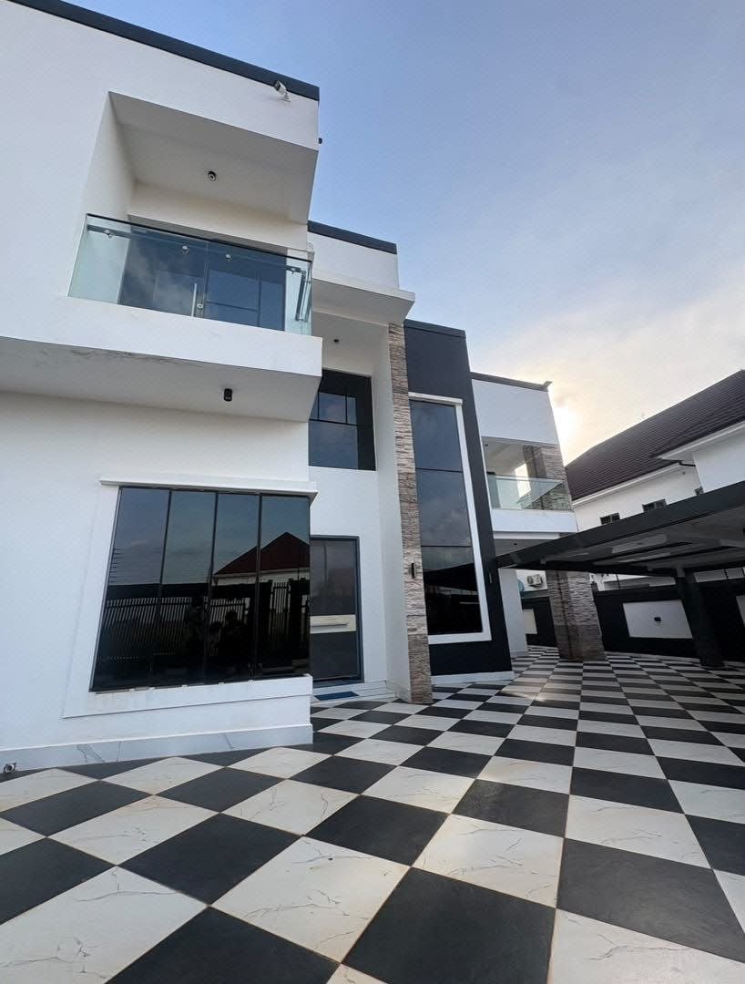 6-bedroom duplex for sale in Independence Layout Phase 2, photo 2