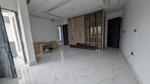 Luxury five bedroom duplex photo 3