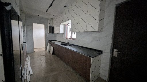 Luxury five bedroom duplex photo 18