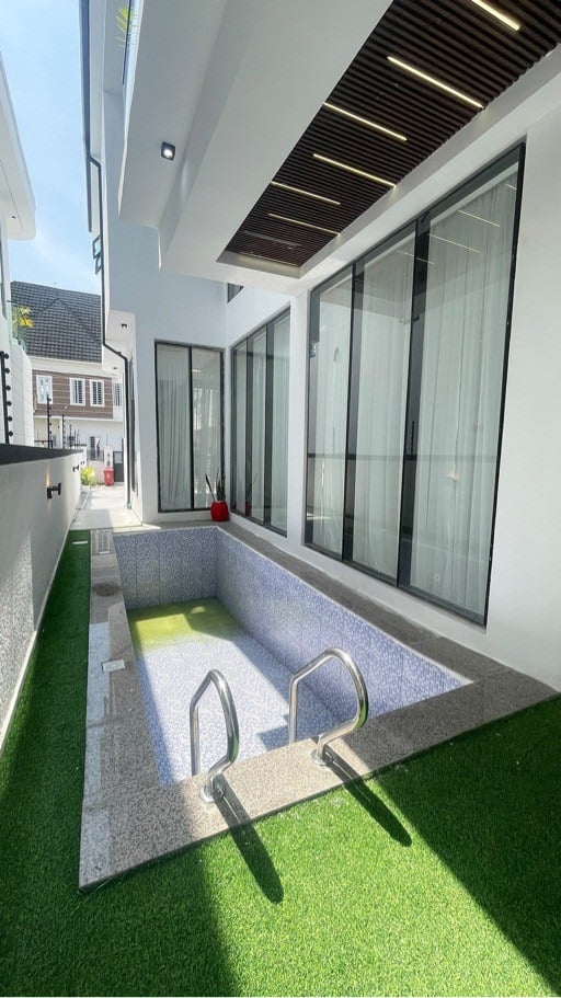5  bedroom fully detached duplex with bq Lekki lagos photo 3