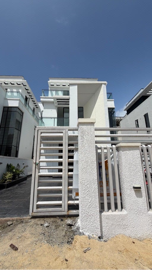 5 bedroom detached duplex with bq photo 2