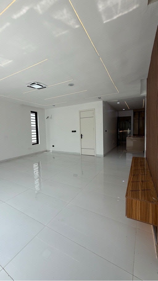 5 bedroom detached duplex with bq photo 9