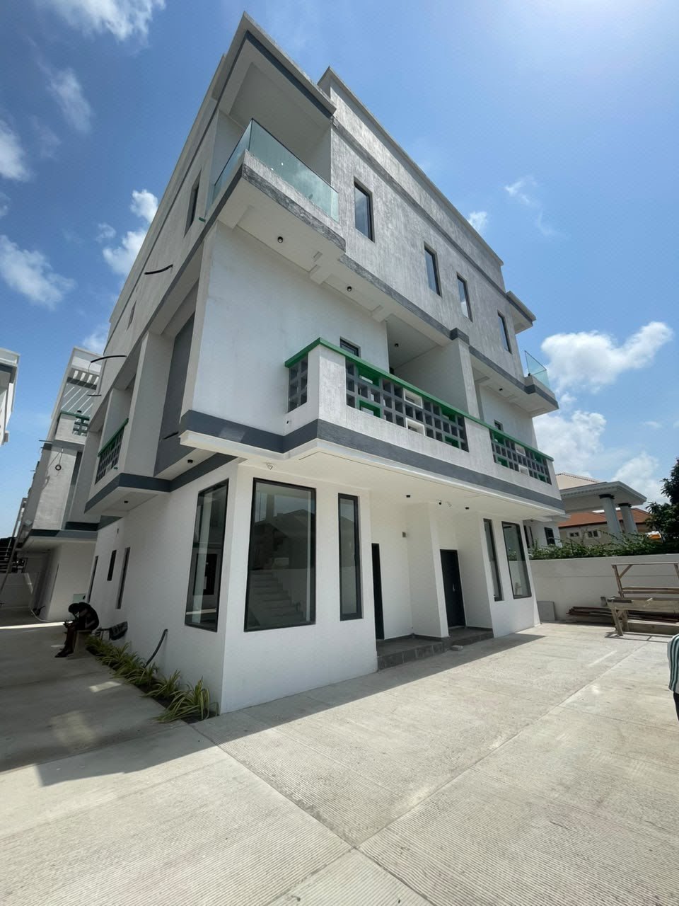 Brand New 3 Bedroom Duplex with BQ photo 2