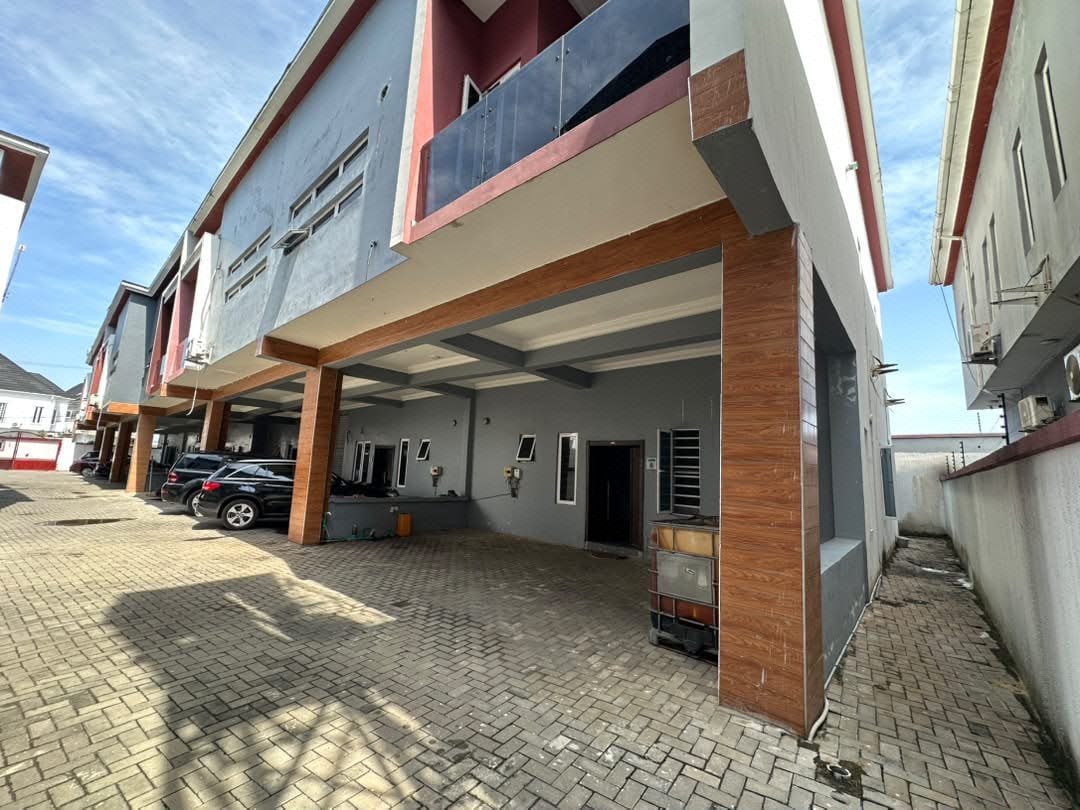 4 Bedroom Terraced House for rent in Orchids Road, Lekki photo 2