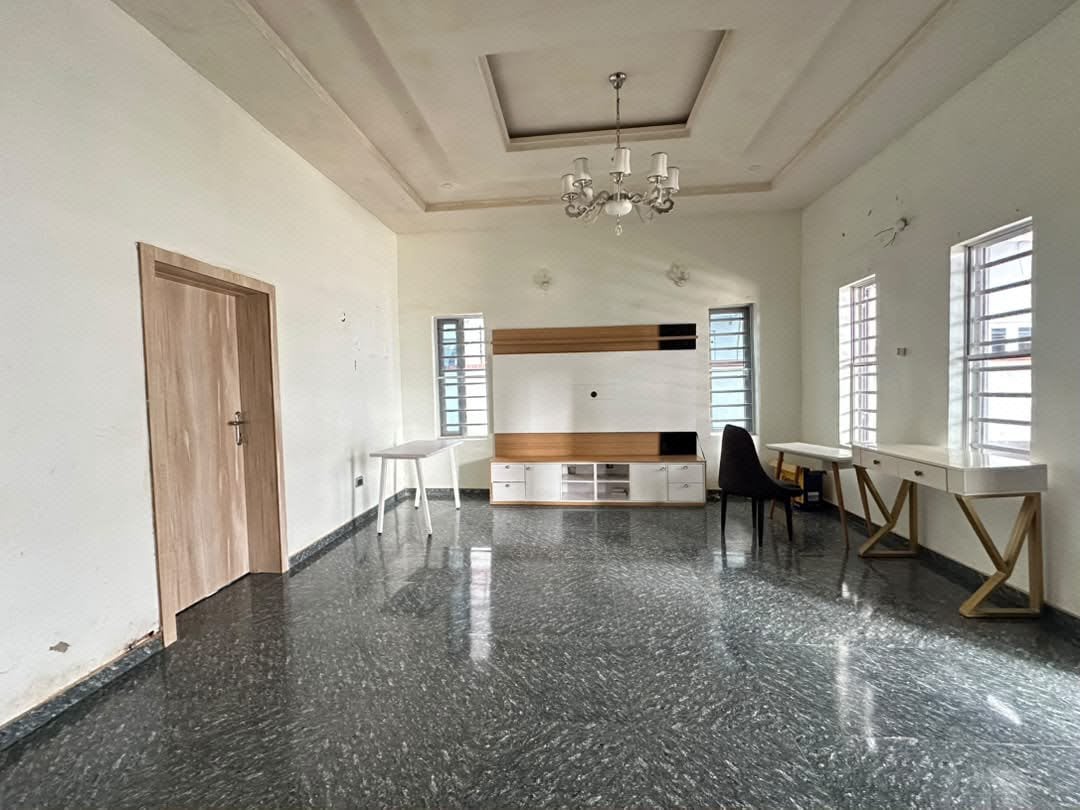 4 Bedroom Terraced House for rent in Orchids Road, Lekki photo 7