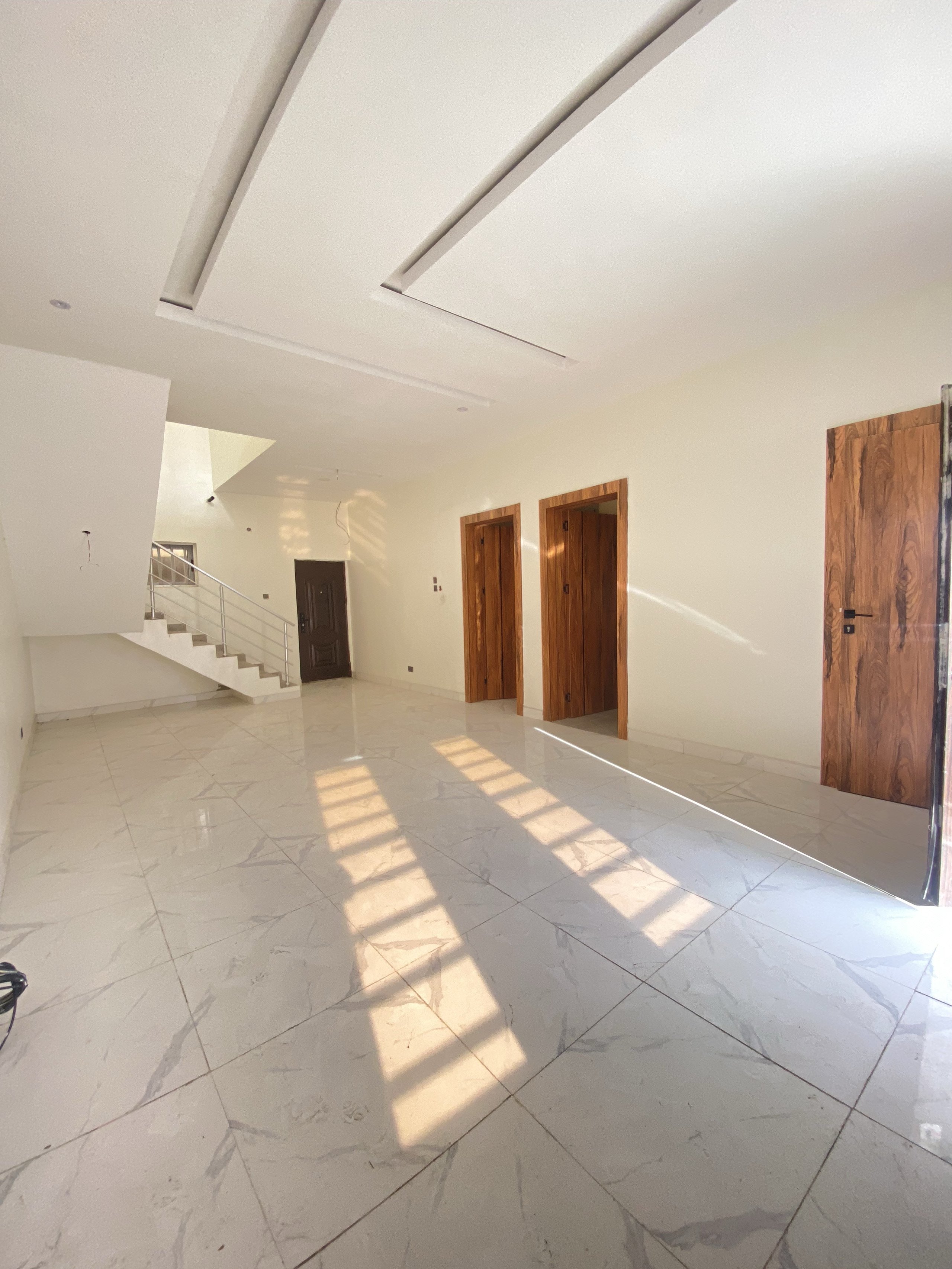 3-bedroom terraced house for rent in Lekki photo 2