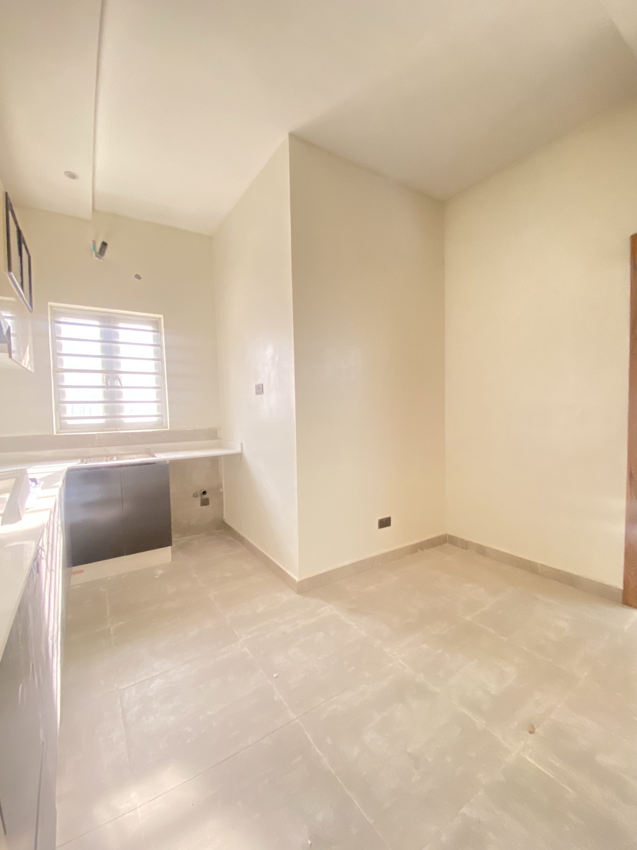 3-bedroom terraced house for rent in Lekki photo 5
