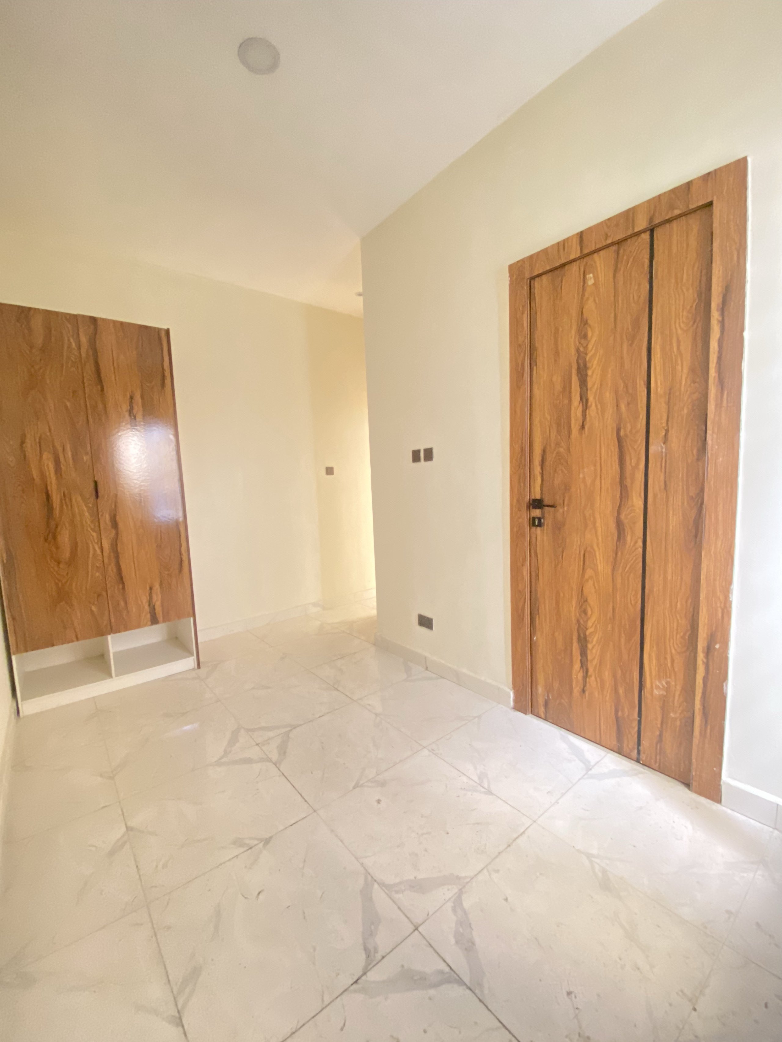 3-bedroom terraced house for rent in Lekki photo 7