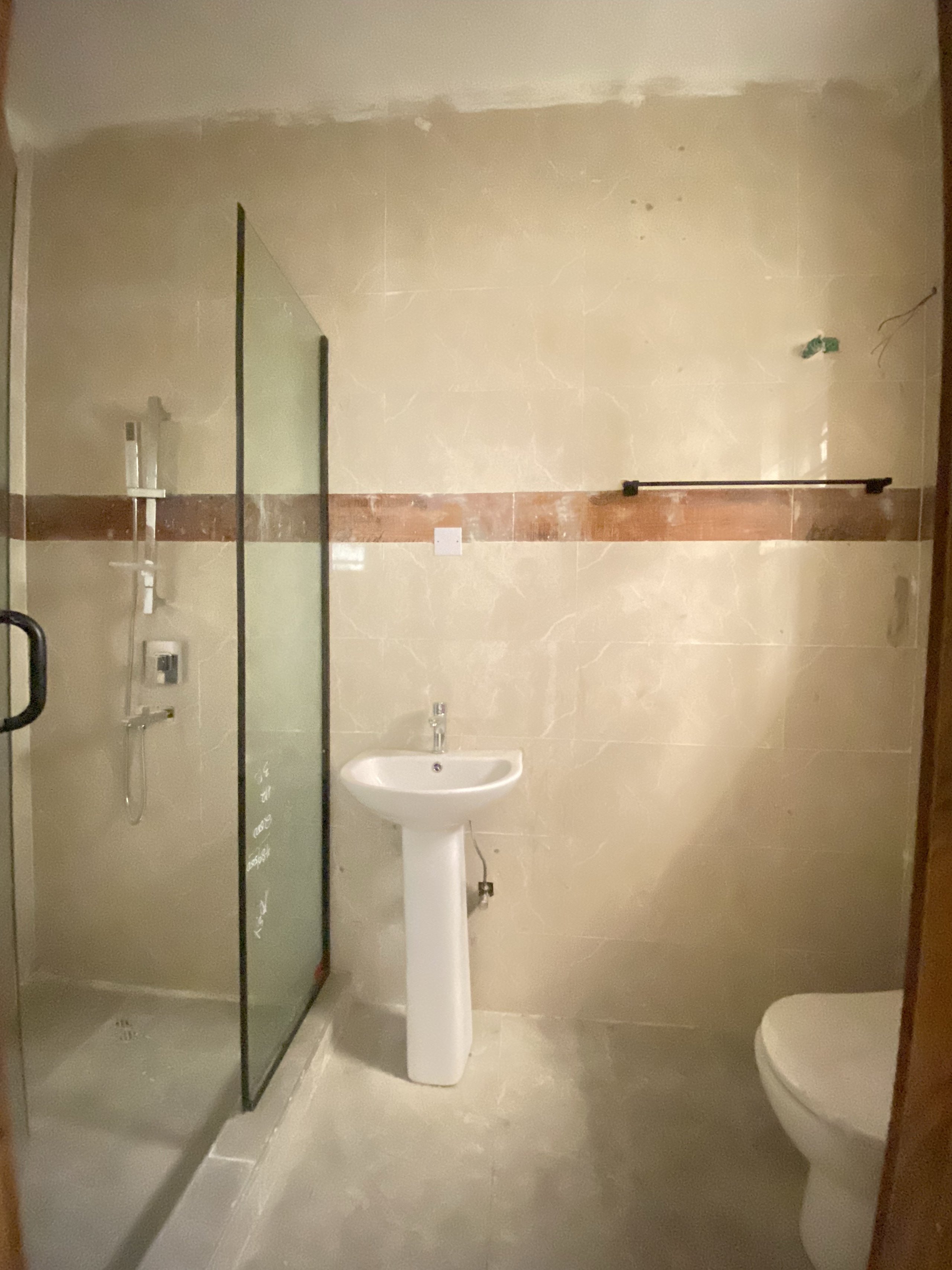 3-bedroom terraced house for rent in Lekki photo 8