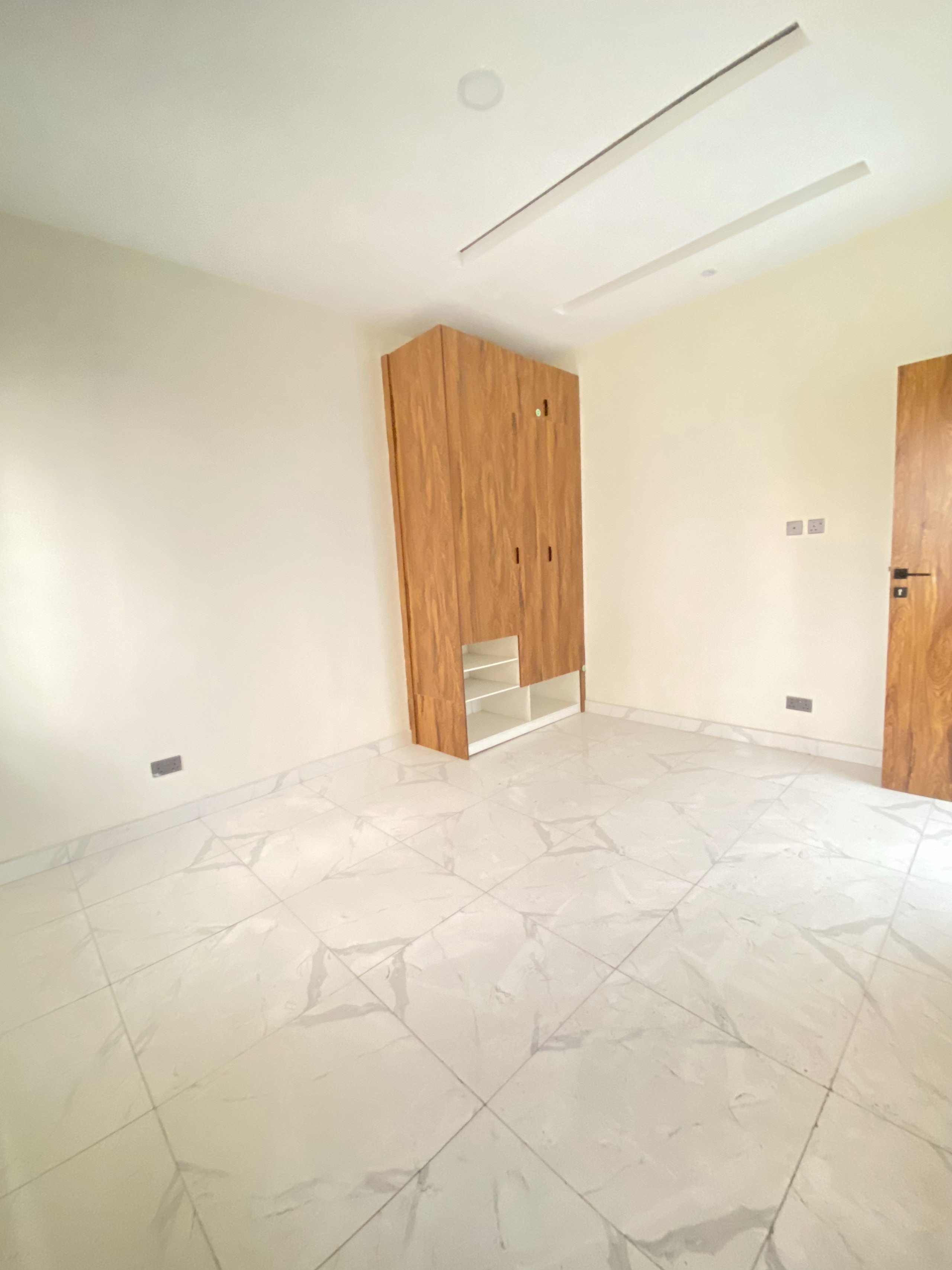 3-bedroom terraced house for rent in Lekki photo 15