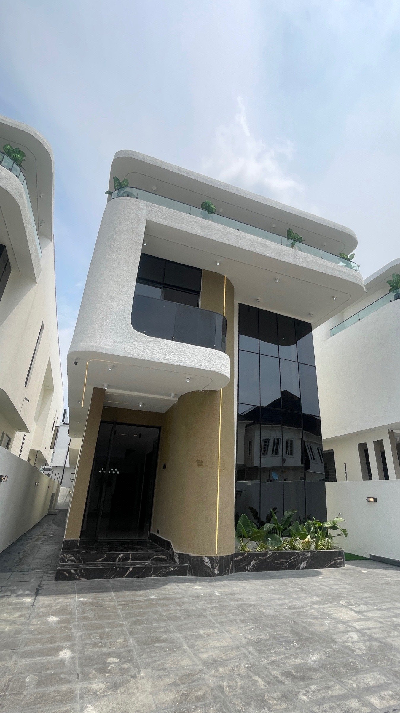 5-bedroom fully detached house for sale in Lagos photo 2