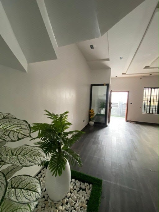 4 bedroom semi detached duplex with Bq photo 4