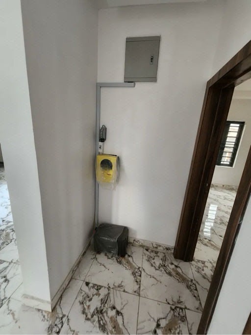 Exquisite 2 Bedroom Loft in a Secure Court photo 8