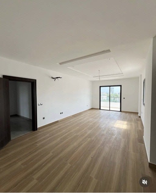 Massive 4 Bedroom Loft in a Good Location photo 2