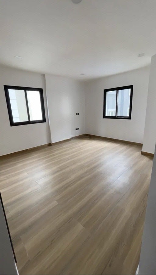 Massive 4 Bedroom Loft in a Good Location photo 5