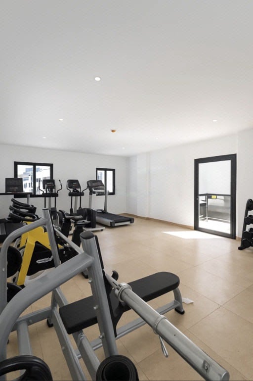 Massive 4 Bedroom Loft in a Good Location photo 11