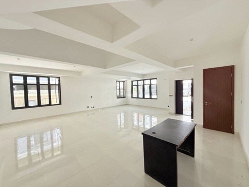 Massive 5 Bedroom Townhouse in a Serviced Estate photo 3
