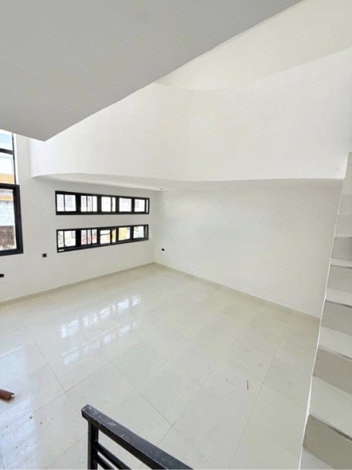 Massive 5 Bedroom Townhouse in a Serviced Estate photo 7