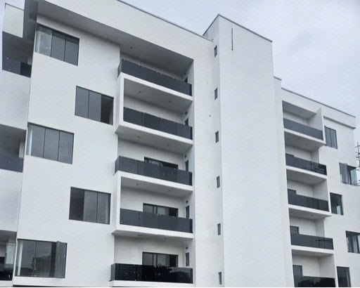 New 3 Bedroom Flat with BQ photo 2