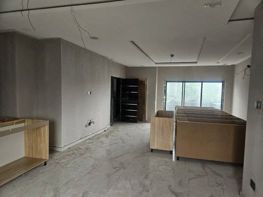 New 3 Bedroom Flat with BQ photo 8