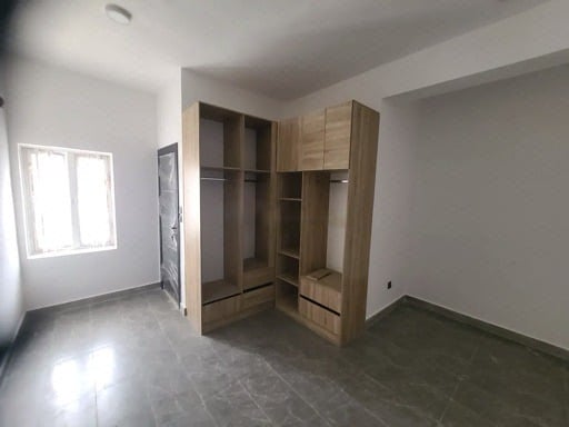 New 3 Bedroom Maisonette with BQ photo 6