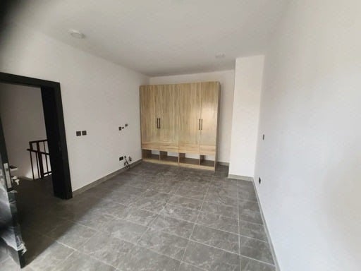 New 3 Bedroom Maisonette with BQ photo 7