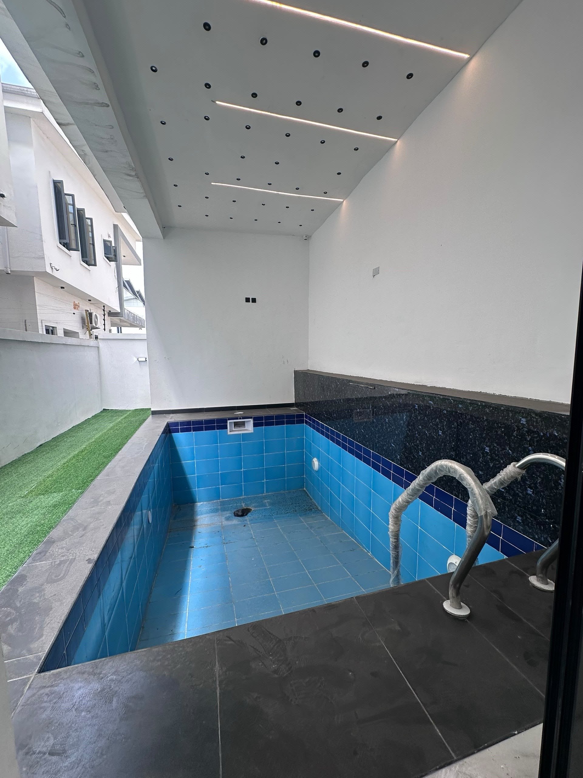 6-bedroom duplex for sale in Lekki photo 8