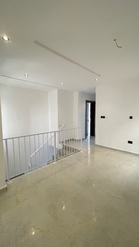 A STYLISH / PERFECTLY BUILT, 5BDR DETACHED 2 STORY DUPLEX + MASTERS LOUNGE + BOYS QUARTERS photo 12