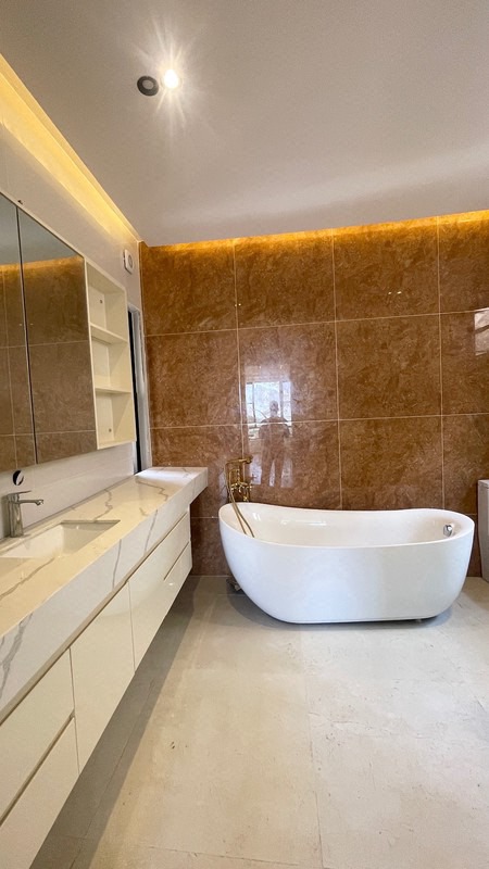 A STYLISH / PERFECTLY BUILT, 5BDR DETACHED 2 STORY DUPLEX + MASTERS LOUNGE + BOYS QUARTERS photo 16