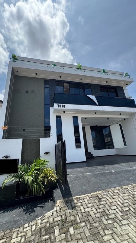 Brand New 5-Bedroom Fully Detached Duplex + BQ | Lekki Palm City | ₦260M