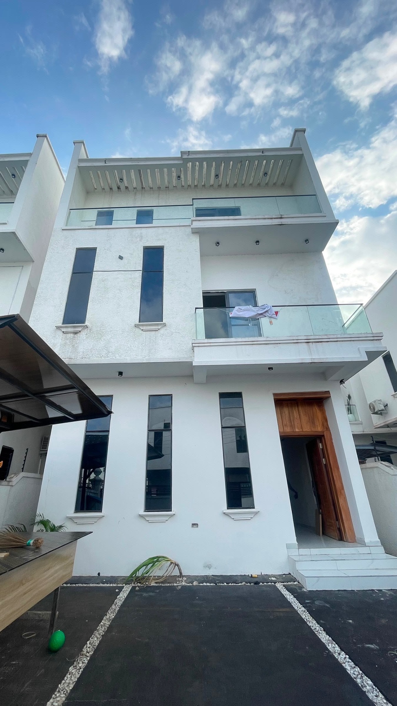 Massive 6 Bedroom Duplex + BQ photo 14