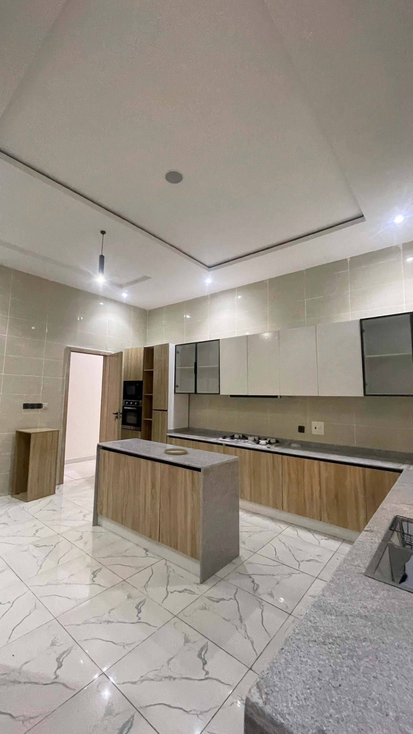 Massive 6 Bedroom Duplex + BQ photo 7