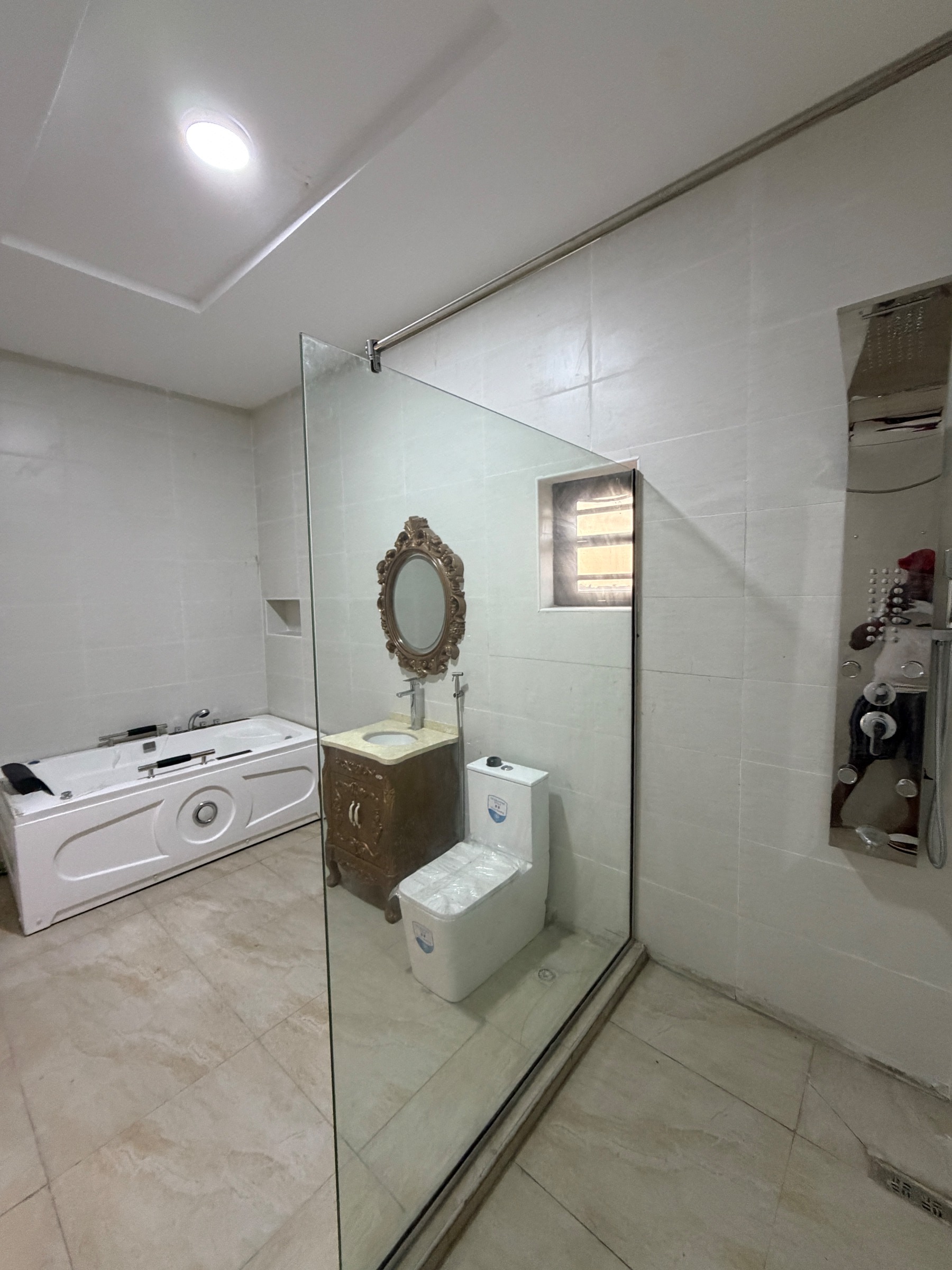 Massive 6 Bedroom Duplex + BQ photo 13