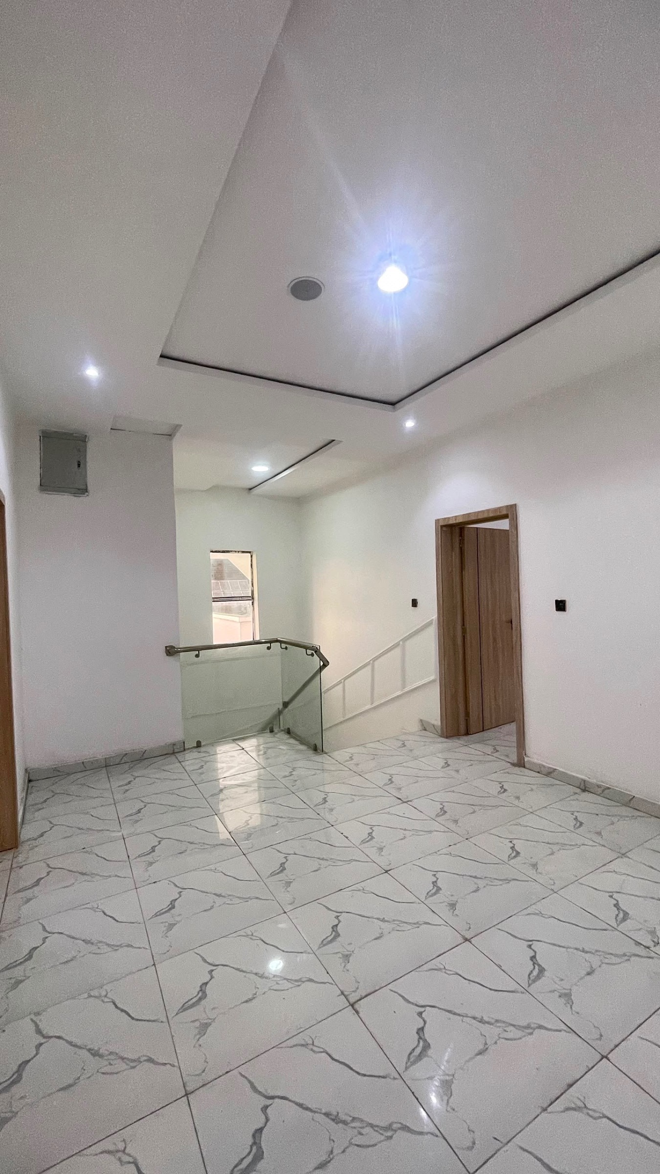 Massive 6 Bedroom Duplex + BQ photo 3