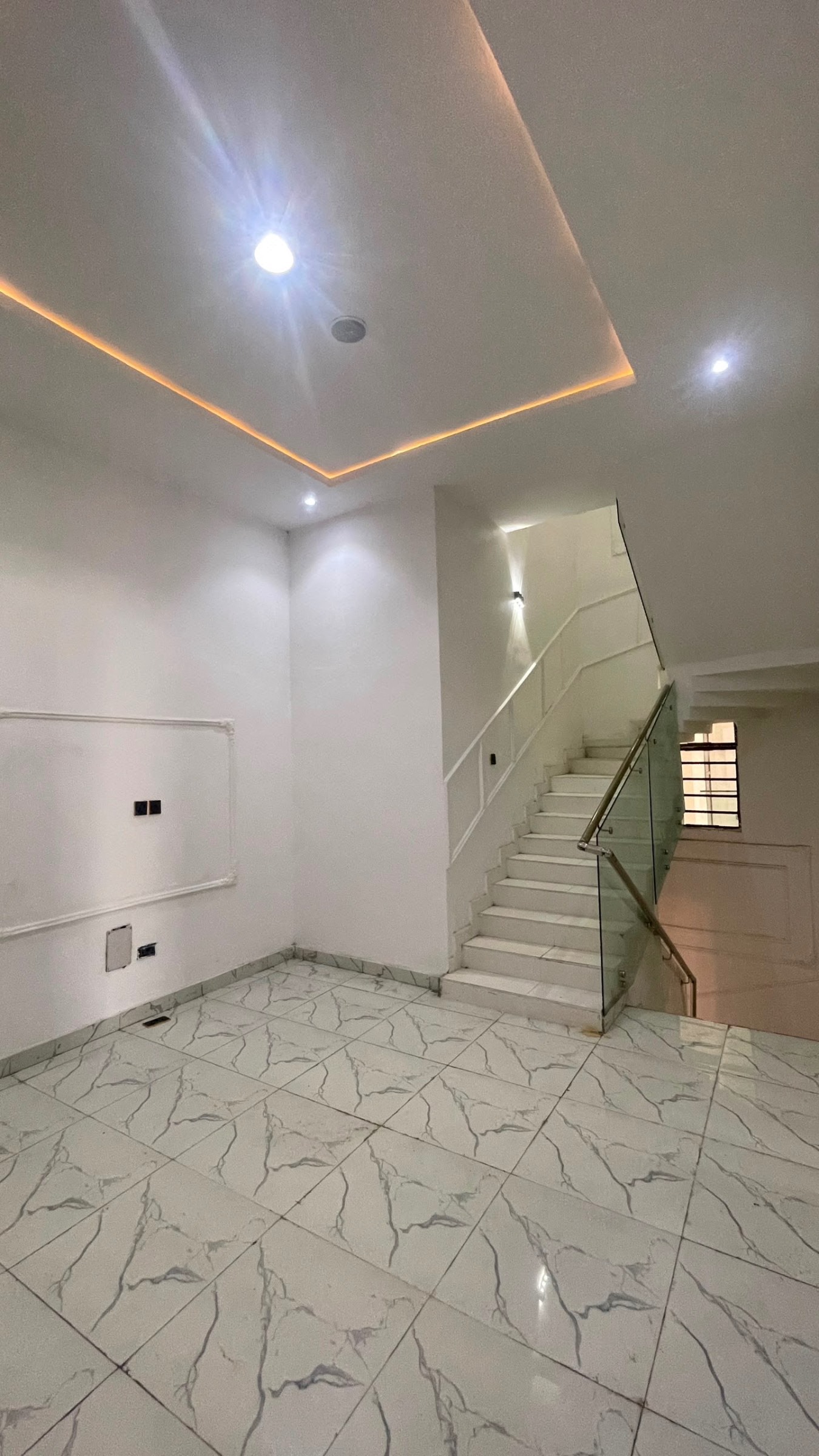 Massive 6 Bedroom Duplex + BQ photo 5