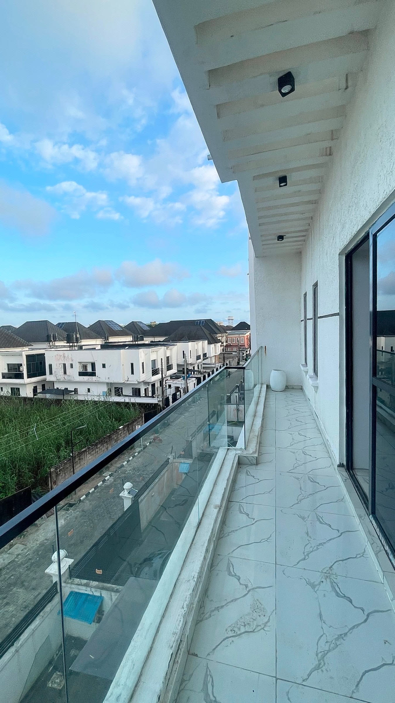 Massive 6 Bedroom Duplex + BQ photo 15