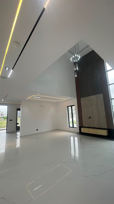 A Grand, Luxury Styled 5 - Bedroom Semi Detached Mansion + Cinema + Gym + Elevator + Office Space + BQ + Swimming Pool in Ikate photo 5