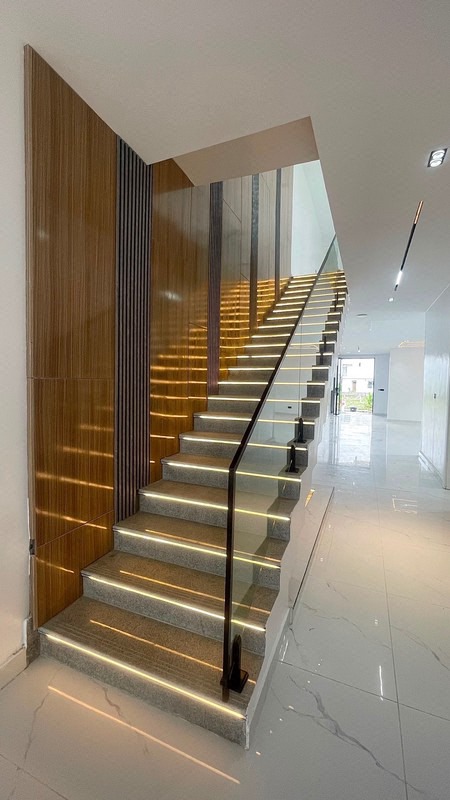 A Grand, Luxury Styled 5 - Bedroom Semi Detached Mansion + Cinema + Gym + Elevator + Office Space + BQ + Swimming Pool in Ikate photo 7