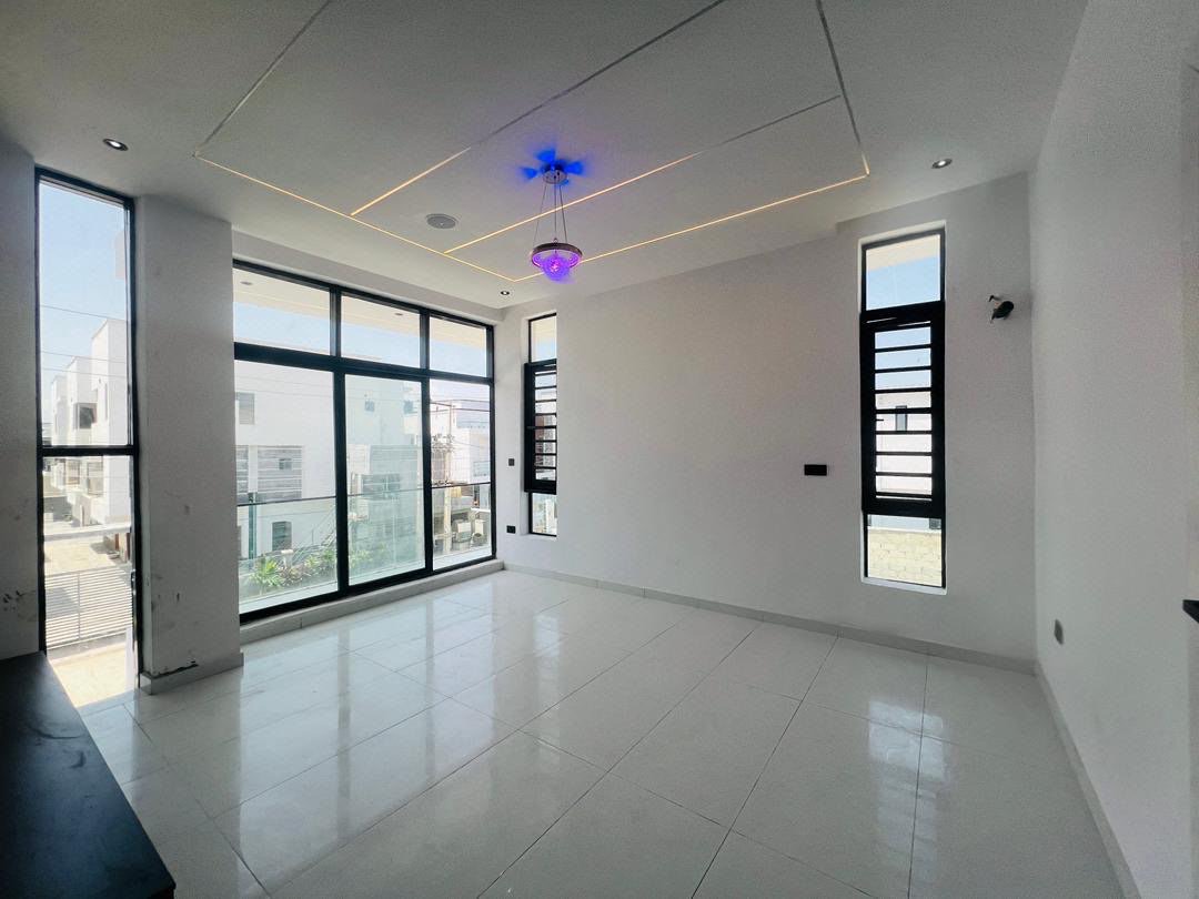 A Stunning Semi-Detached Luxurious 4 Bedroom Duplex + BQ in Ikota photo 9