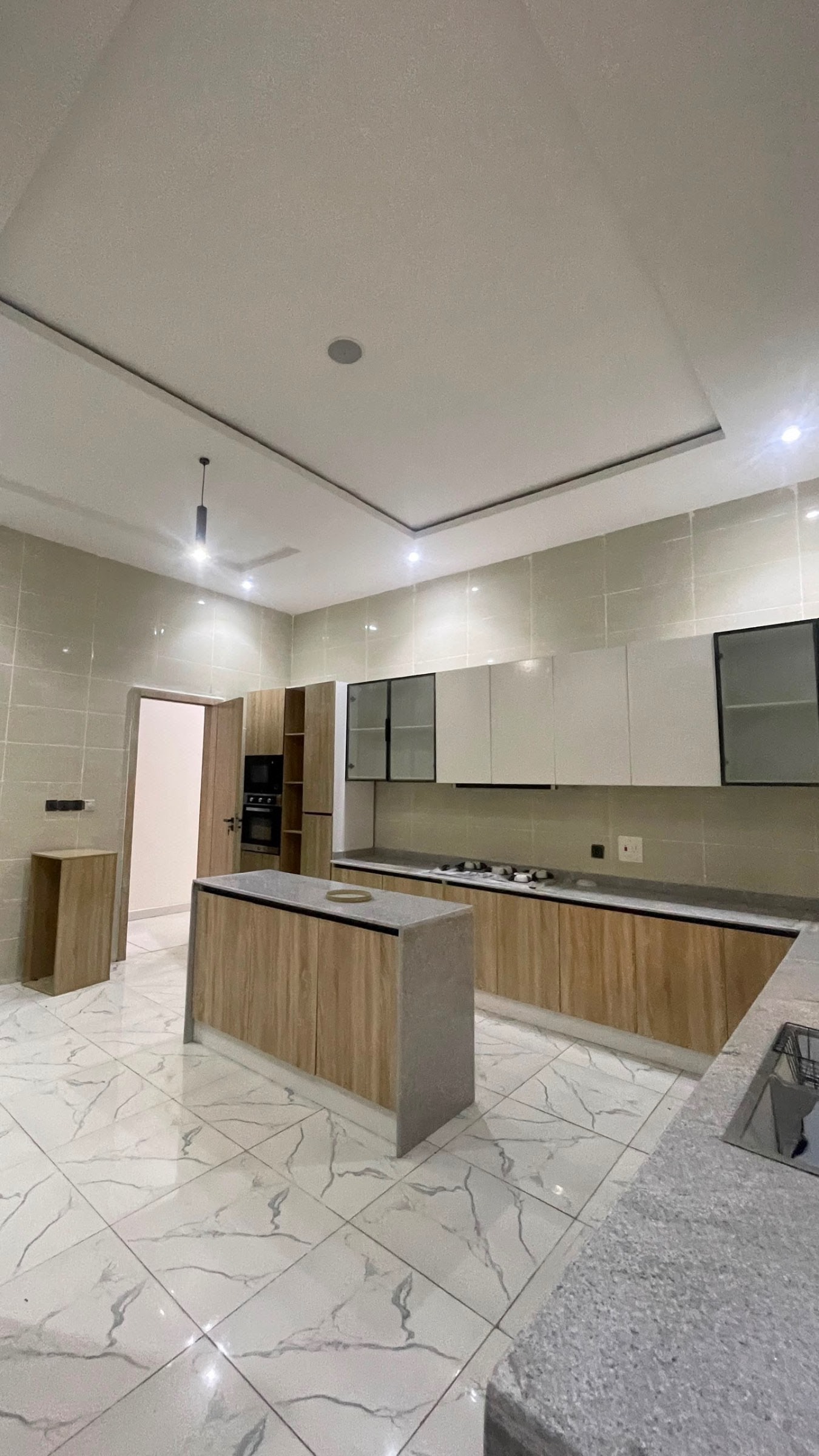 WELL BUILT MASSIVE 6BDR DETACHED DUPLEX + BQ photo 7