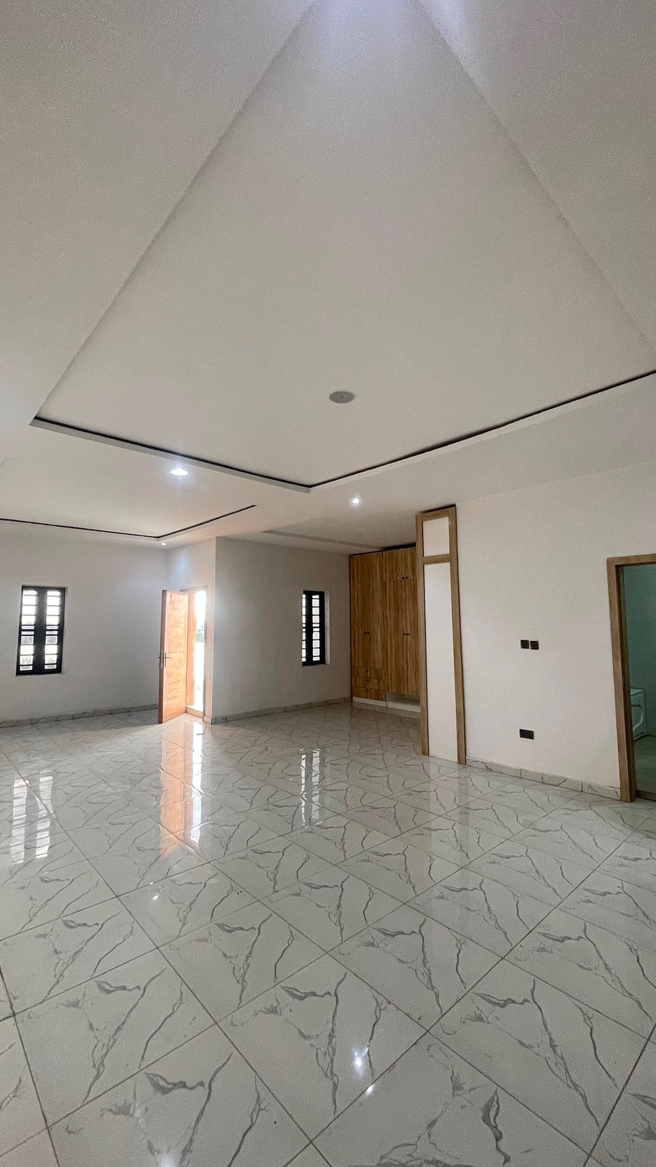 WELL BUILT MASSIVE 6BDR DETACHED DUPLEX + BQ photo 13