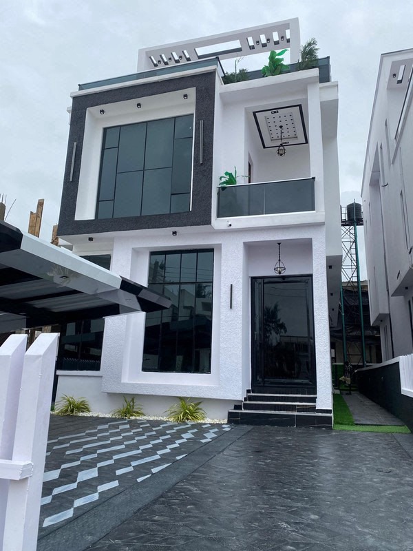 5 bedroom fully detached duplex in ikota lekki lagos