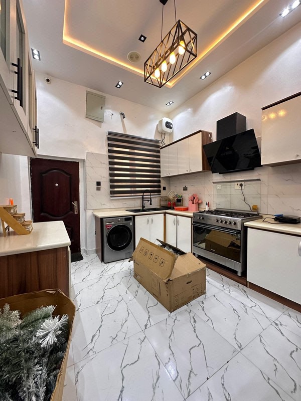 4 bedroom semi detached duplex photo 6
